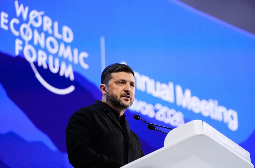 Tổng thống Ukraine Volodymyr Zelensky phát biểu tại Hội nghị thường niên Diễn đàn Kinh tế Thế giới ở Davos, Thụy Sĩ. Ảnh: AP
