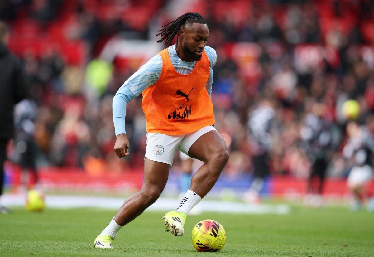 Bom tấn Semenyo của Man City đá chính (Ảnh: Reuters)