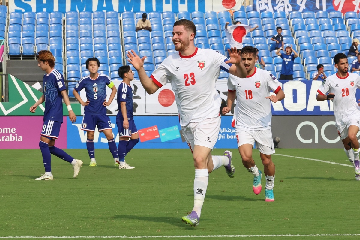 Pha ghi bàn của Ali Al Azaizeh là sự khác biệt giữa 2 đội sau hiệp 1. (Ảnh: AFC). 