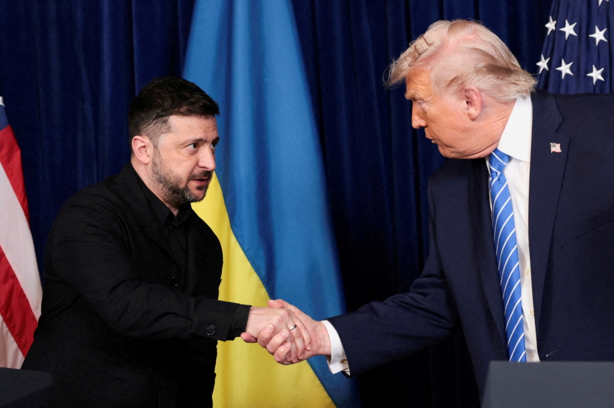 Tổng thống Ukraine Volodymyr Zelensky và Tổng thống Mỹ Donald Trump. Ảnh: Reuters
