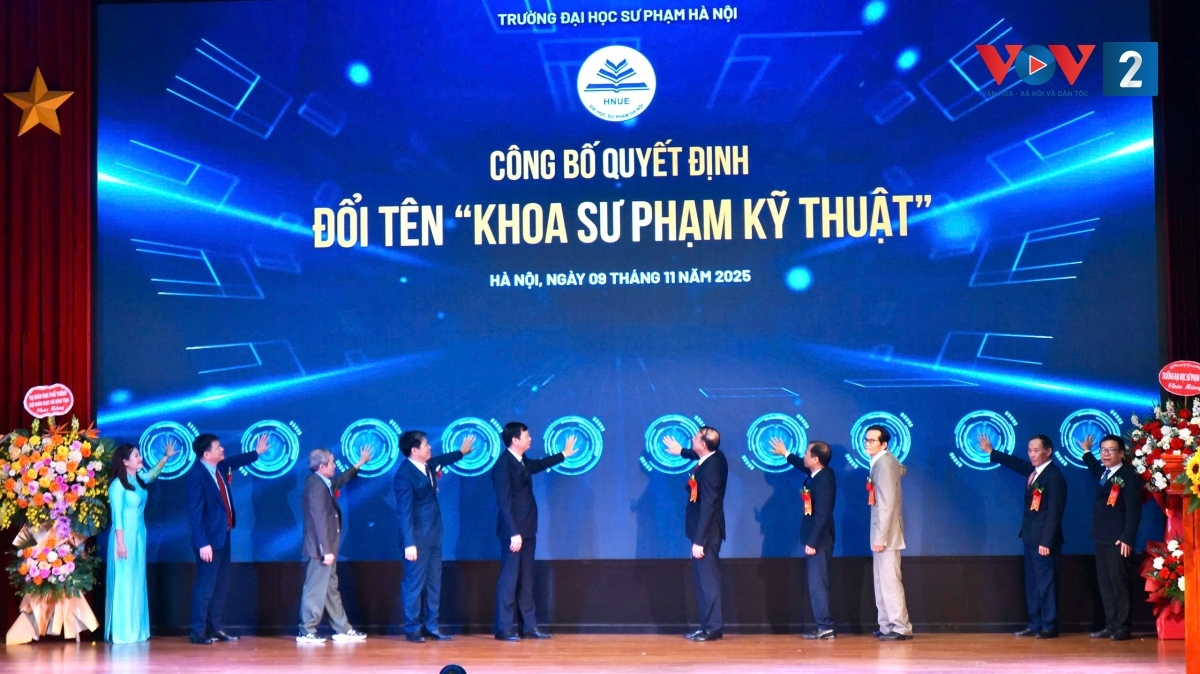 Lễ đổi tên khoa Sư phạm Kỹ thuật thành khoa Kỹ thuật và Công nghệ, trường đại học Sư Phạm Hà Nội diễn ra vào cuối năm 2025.
