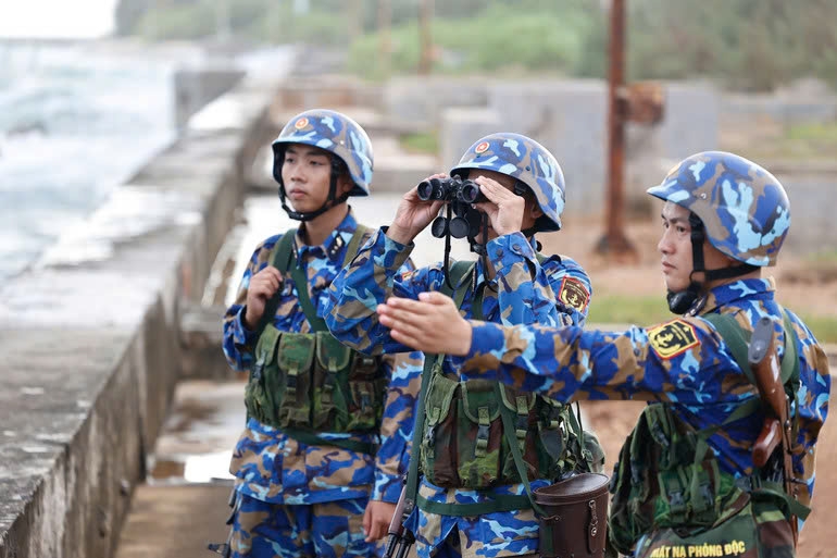 Duy trì nghiêm công tác tuần tra, canh gác trên đảo