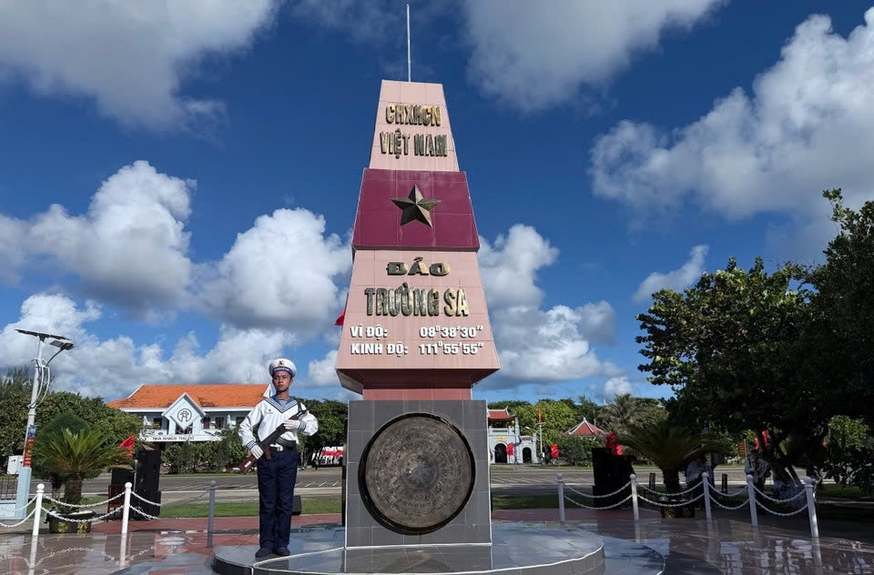 Cột mốc chủ quyền đảo Trường Sa