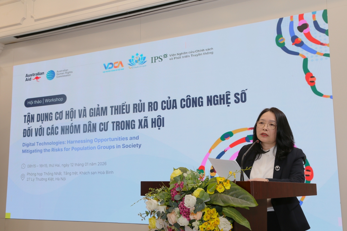 TS. Lương Thu Hiền, Phó Viện trưởng Viện Quyền con người phát biểu tại hội thảo.