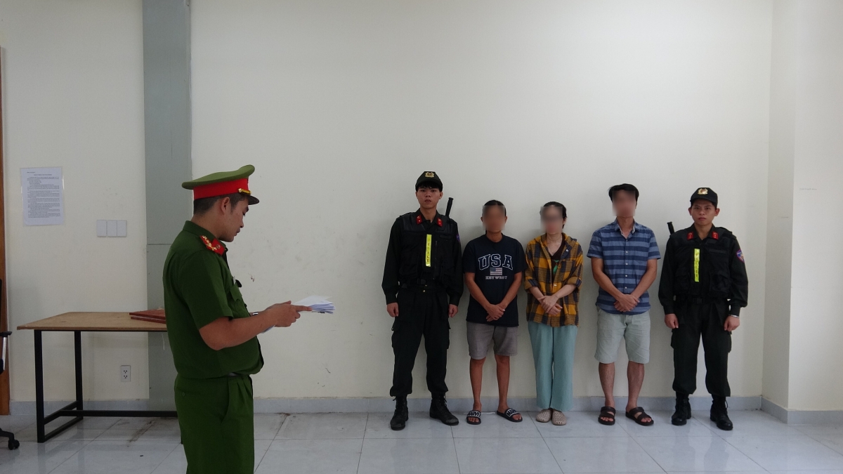 Công an khởi tố 3 đối tượng: Võ Thị Thu Oanh, Tăng Thị Mỹ Hoa, Tăng Hoàng Vinh.