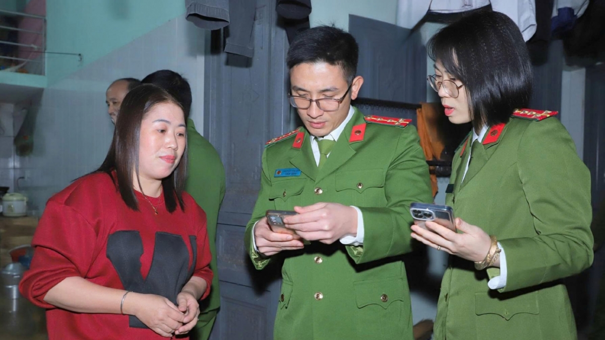 Quá trình triển khai nhiệm vụ, các Tổ kiểm tra kết hợp việc kiểm tra với tuyên truyền phòng, chống ma túy