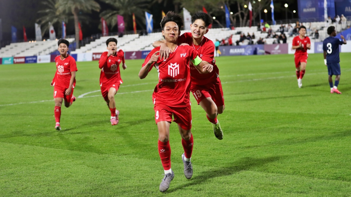 Phạm Tuấn Kiệt ghi bàn cho U16 PVF trước U16 PSG. (Ảnh: Alkass International Cup)