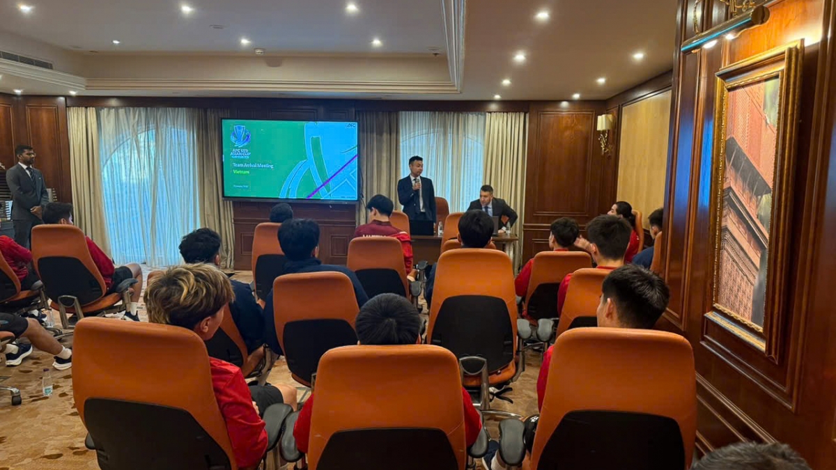 U23 Việt Nam được truyền đạt những thông tin quan trọng (Ảnh: VFF)