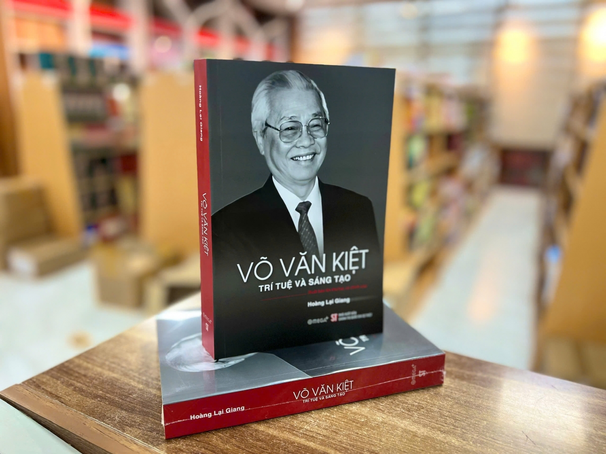 Với cách tiếp cận giàu cảm xúc nhưng vẫn bảo đảm độ tin cậy của tư liệu, tác phẩm đã khắc họa tương đối đầy đủ, toàn diện cuộc đời và sự nghiệp cách mạng của một nhà lãnh đạo tiêu biểu của Việt Nam.