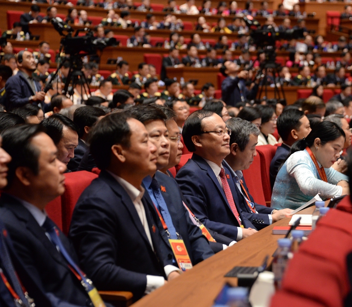 Các đại biểu dự phiên thảo luận tại hội trường về các văn kiện Đại hội XIV