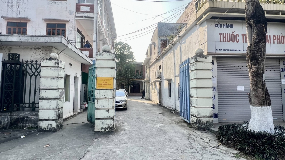 Phó Trưởng Trạm giám sát tàu cá và kiểm dịch lưu động, Chi cục thủy sản, chăn nuôi và thú y Hải Phòng nhận 70 triệu đồng từ Công ty Đồ hộp Hạ Long để cấp giấy chứng nhận kiểm dịch khống.