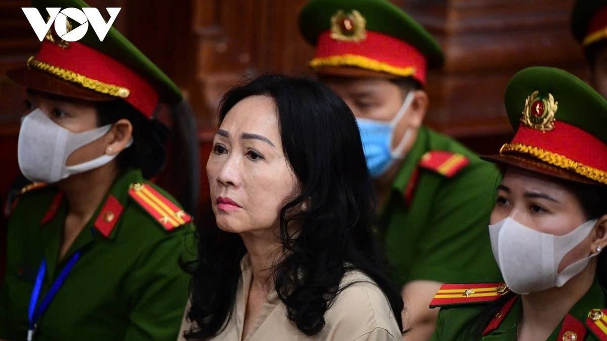  Bị cáo Trương Mỹ Lan (Chủ tịch HĐQT Tập đoàn Vạn Thịnh Phát) tại phiên tòa.