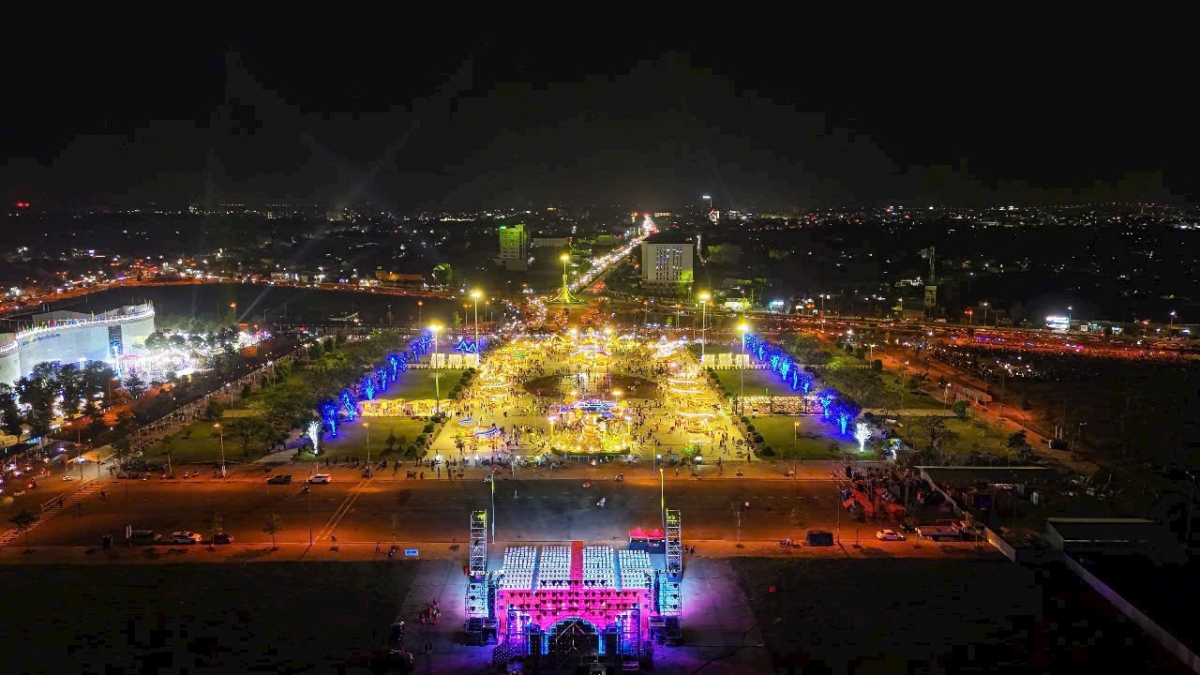 Quảng trường Hùng Vương (phường Đạo Thạnh) sẽ là nơi diễn ra các hoạt động văn hóa, vui chơi mừng Xuân mới