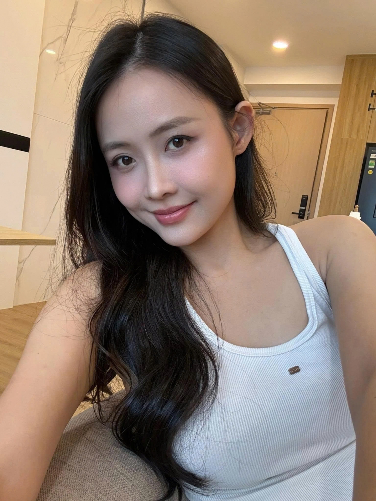 Ngoại hình của Trương Mỹ Nhân nhận được sự chú ý, khiến dân mạng đồn đoán cô đang mang thai. Song, nữ diễn viên đã lên tiếng phủ nhận.