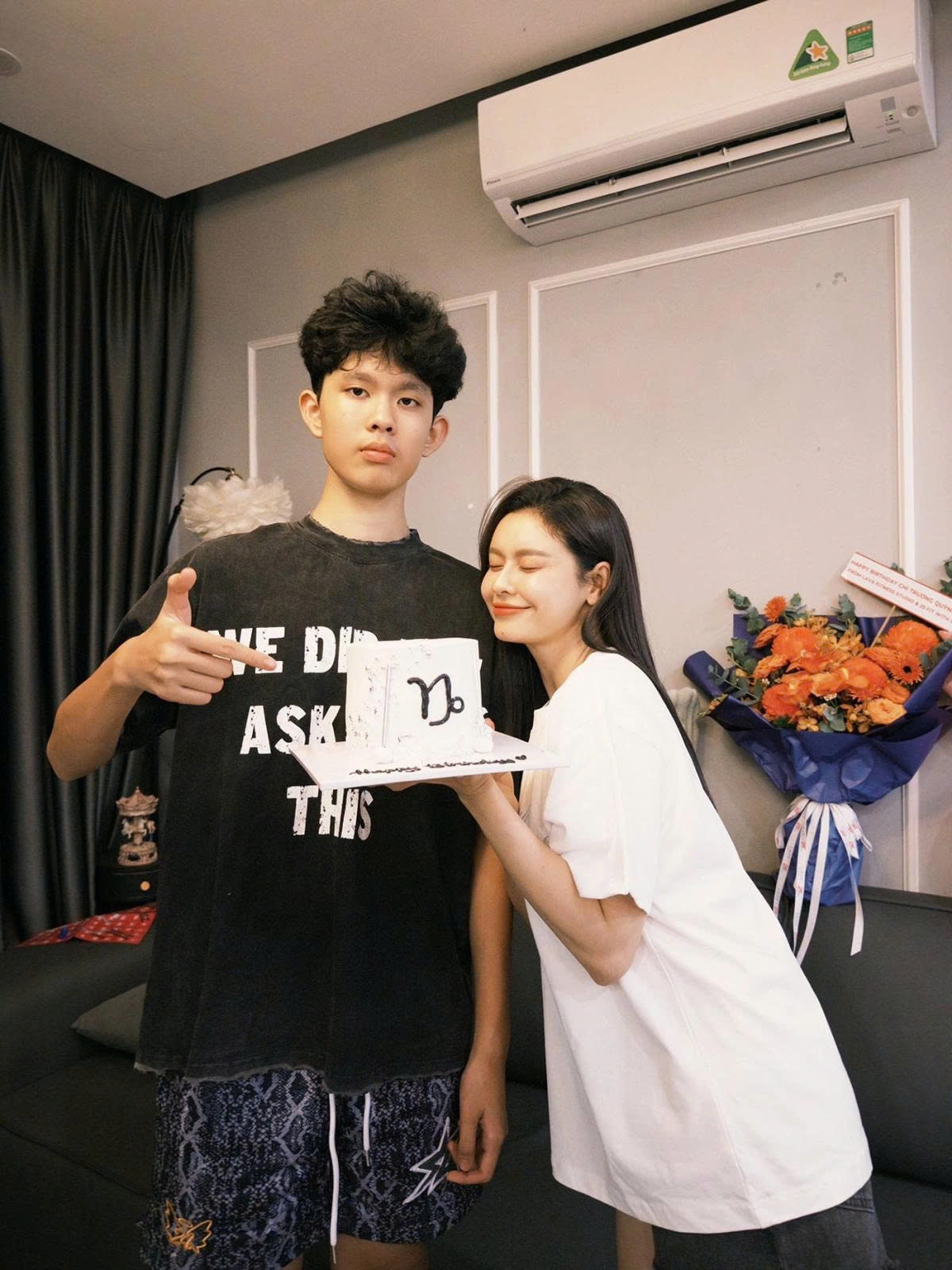 Ca sĩ Trương Quỳnh Anh tự hào về chiều cao vượt trội của con trai.