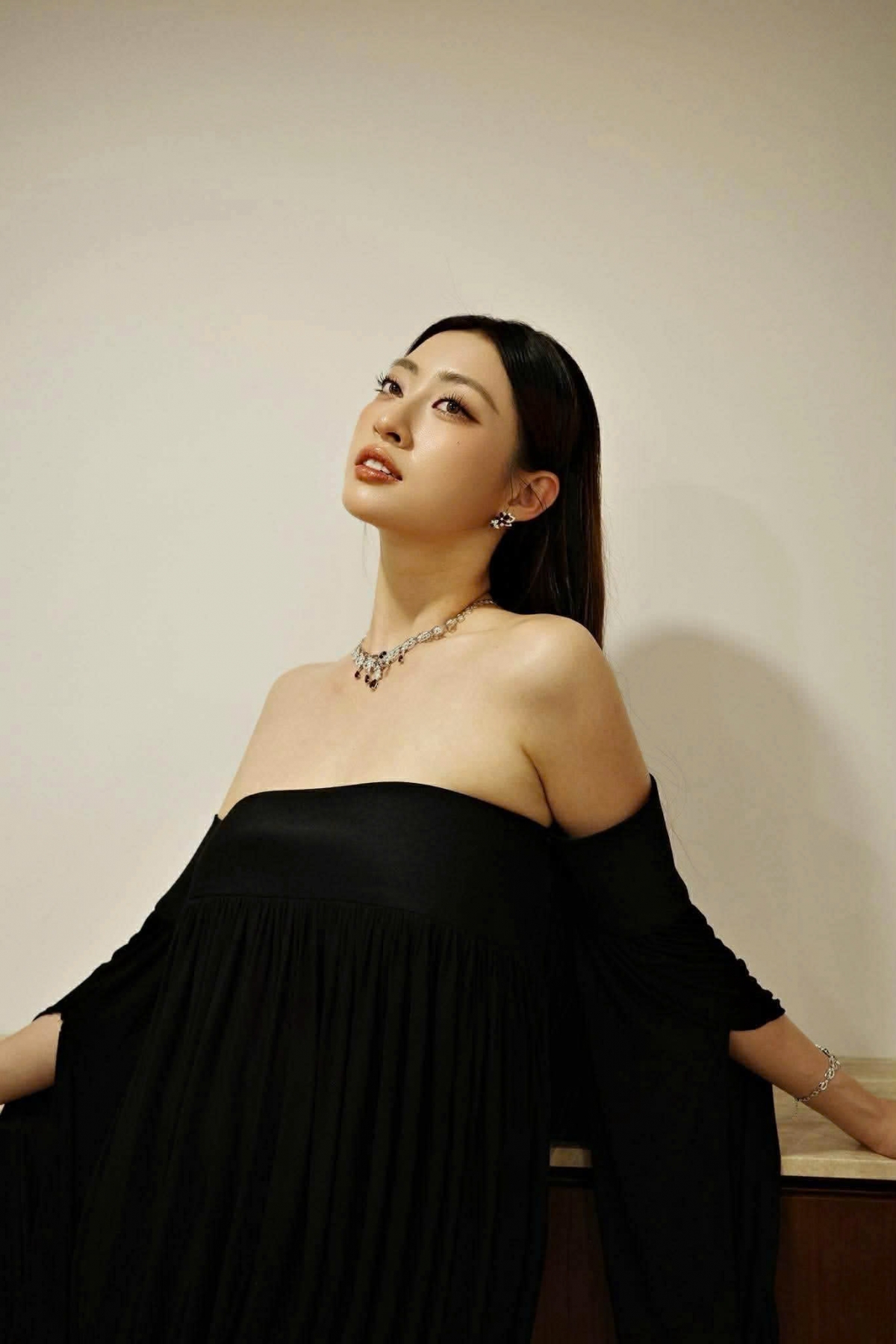 Hoa hậu Lương Thuỳ Linh chia sẻ dành toàn bộ ngày nghỉ để tận hưởng cuộc sống.