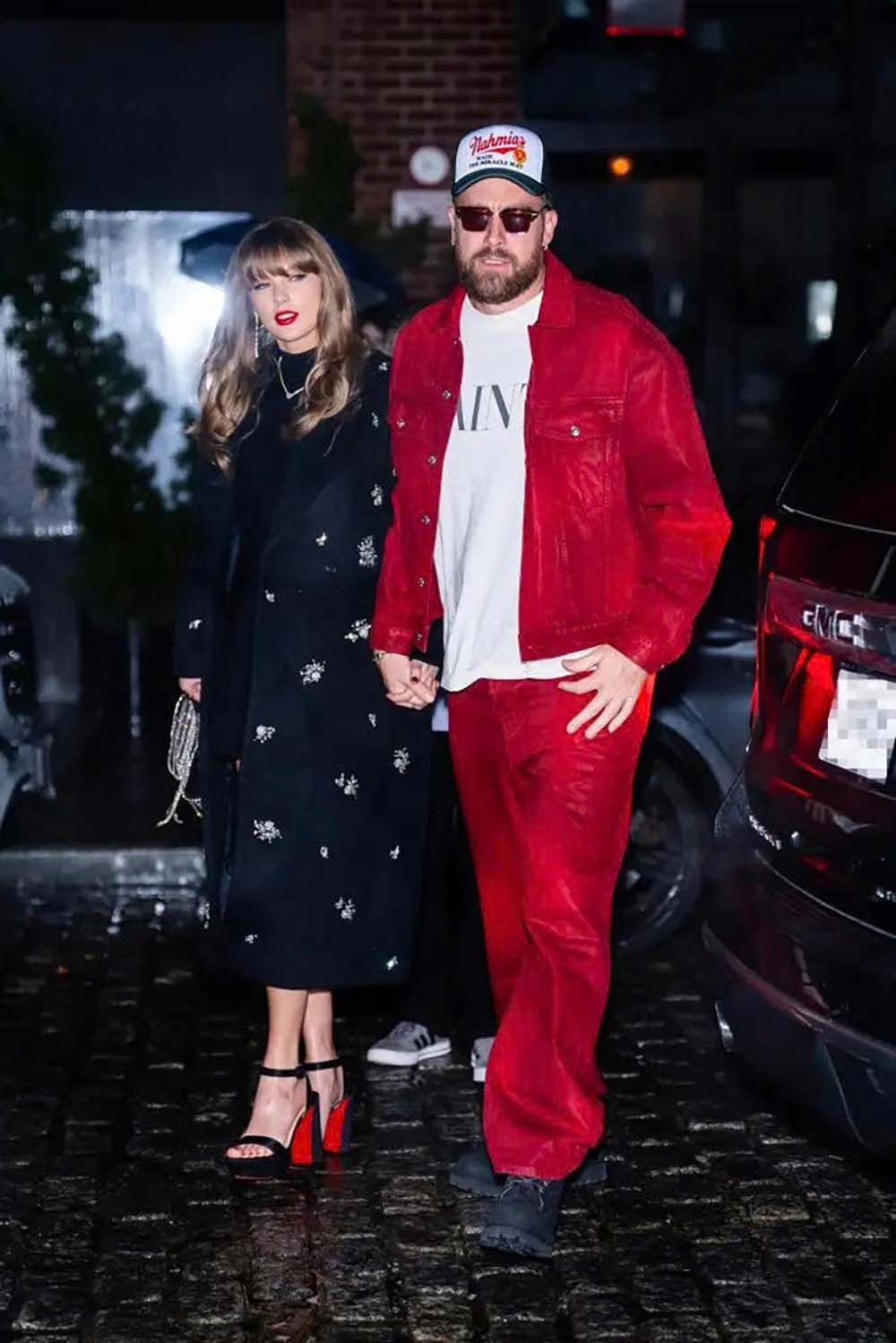 Taylor Swift và Travis Kelce. Ảnh: GC Images