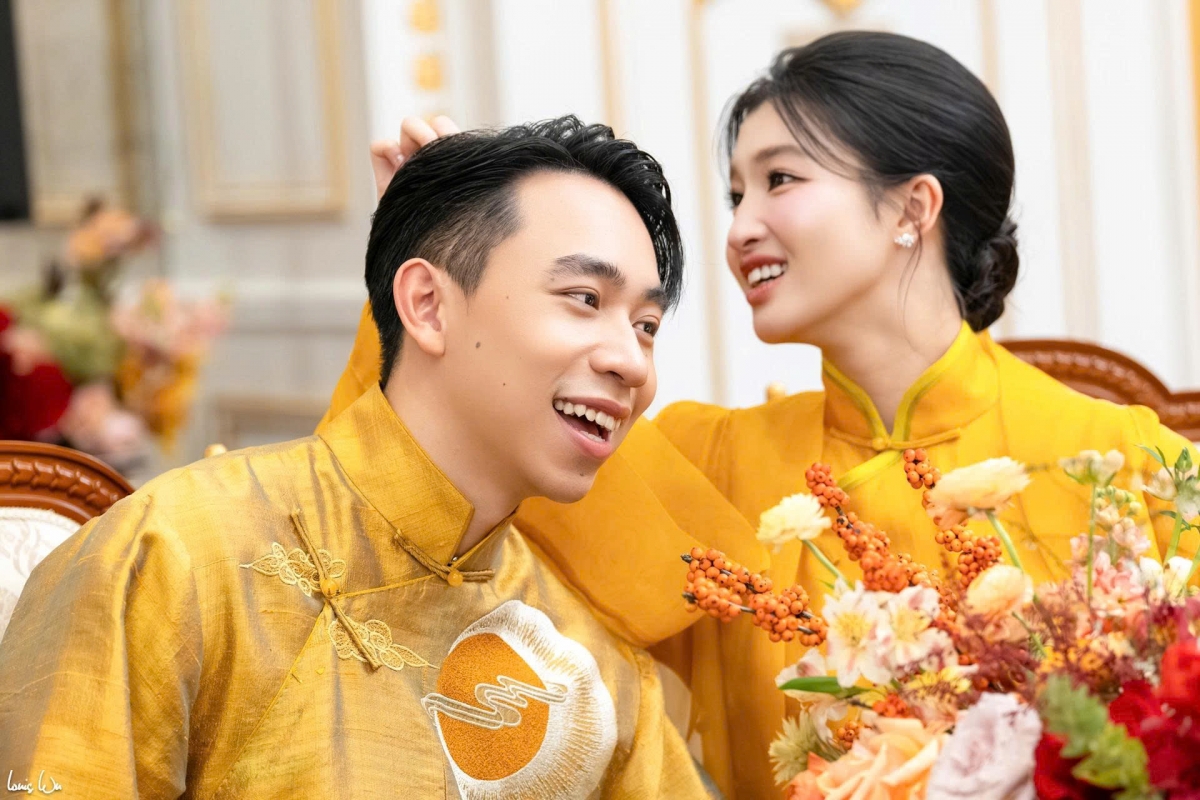 Những hình ảnh của Á hậu Phương Nhi bên chồng doanh nhân trong lễ hằng thuận nhận được sự quan tâm của đông đảo khán giả.