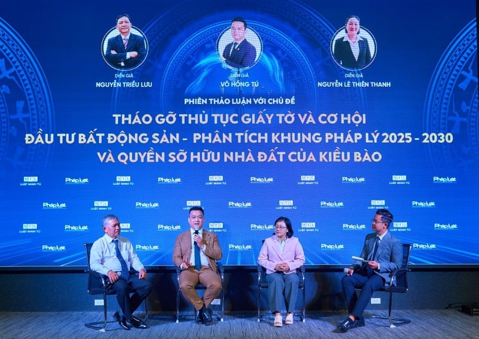 Các diễn giả tại phiên thảo luận.