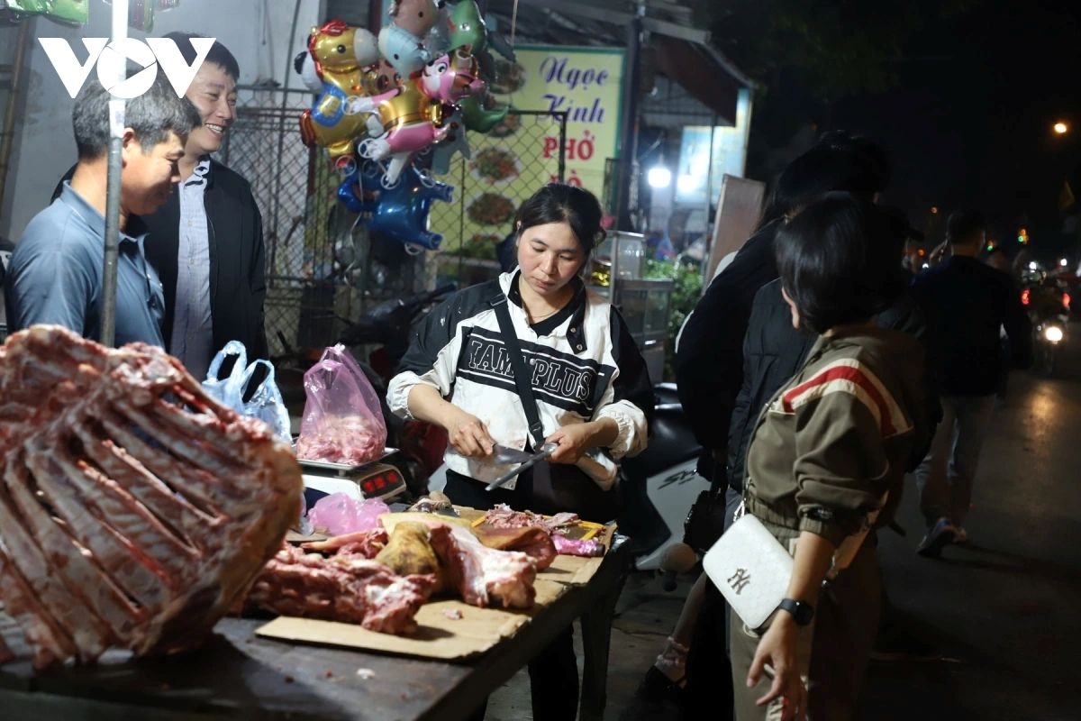 Grilled veal, which is regarded locally as a symbol of “red luck” and prosperity, is sold throughout the night.