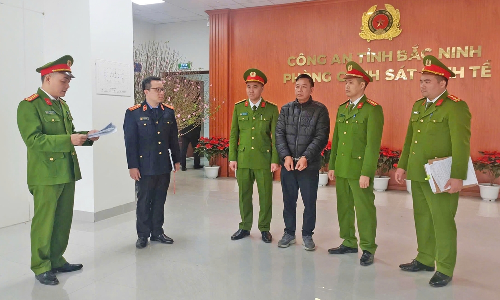 Công an công bố lệnh khởi tố Nguyễn Văn Vinh 