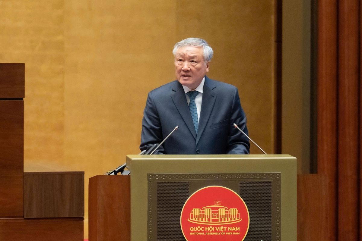 Phó Thủ tướng Thường trực Chính phủ Nguyễn Hòa Bình trình bày Chương trình hành động của Chính phủ về thực hiện Nghị quyết số 79 và số 80 của Bộ Chính trị.