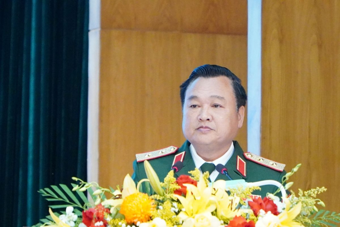 Trung tướng Trần Vinh Ngọc, Chính ủy Quân khu 7 phát biểu tại buổi lễ