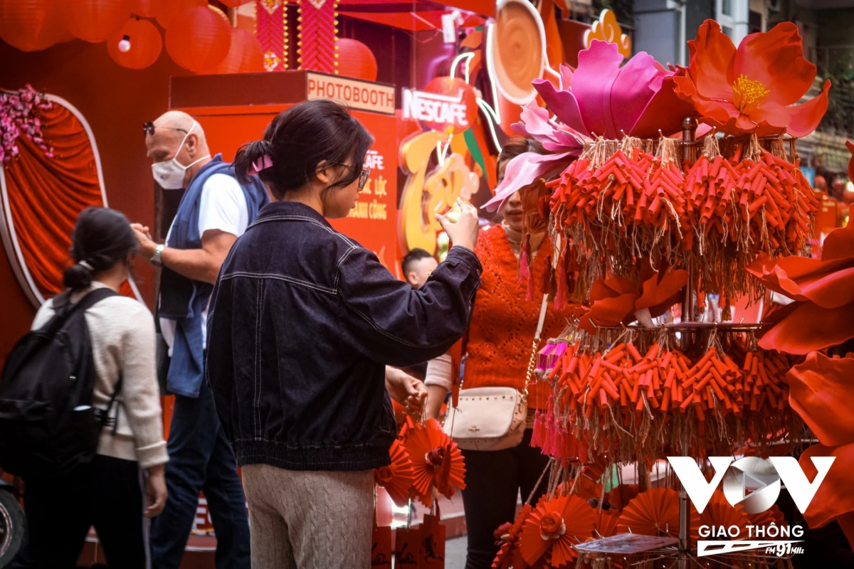 Mùa Xuân của Hà Nội không chỉ đến từ những điều mới mẻ, mà còn được nuôi dưỡng từ ký ức, từ thói quen...