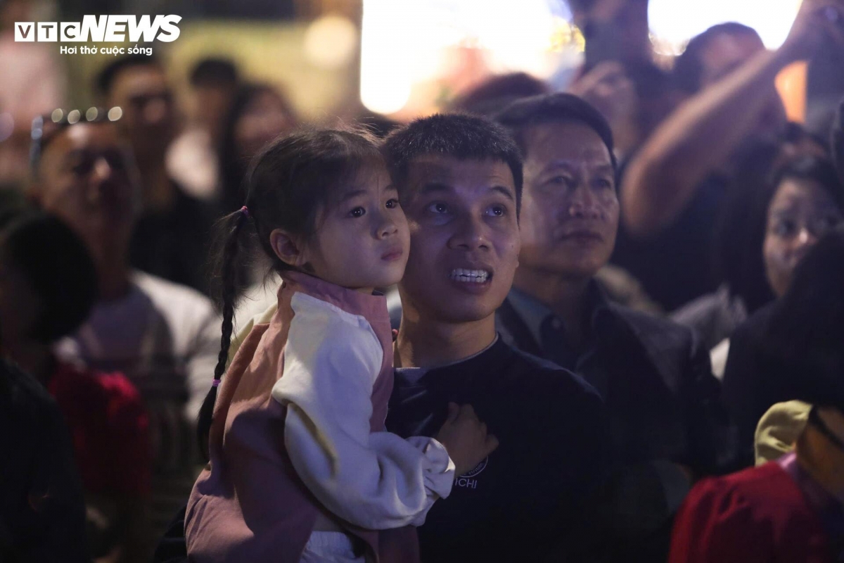 “I would like to send my New Year’s greetings to everyone and hope that the coming year brings good health and good fortune,” says Ngoc Huy, as celebrants welcome the Lunar New Year in Hanoi.