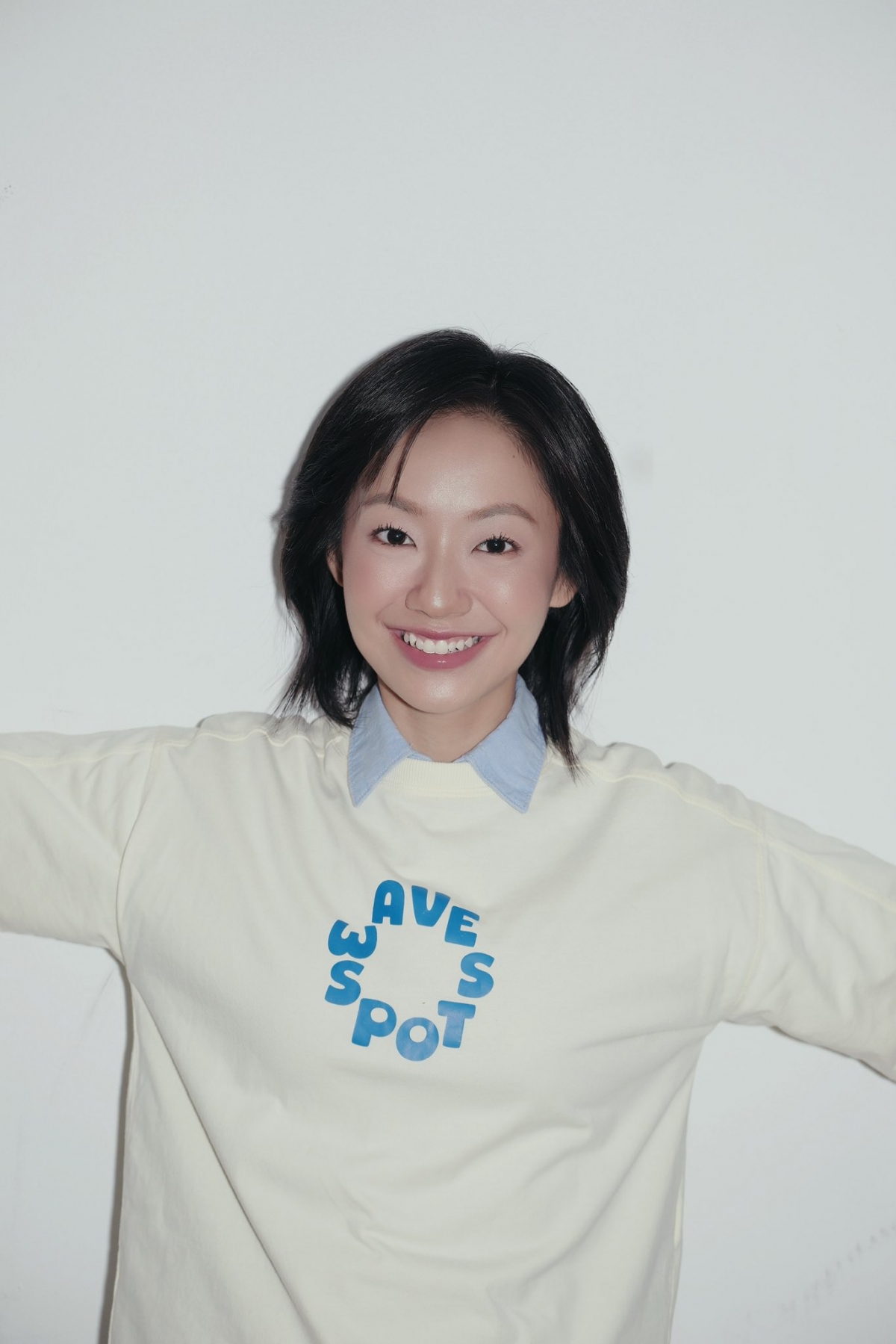 "Đồng hồ đếm ngược" là sự trở lại của Hoàng Hà với phim truyền hình sau "Chúng ta của 8 năm sau". Cô được khen gương mặt tạo được cảm tình dù không phải là diễn viên có ngoại hình quá thu hút. Nữ diễn viên là một trong những nhân tố hút khán giả nhất của “Chúng ta của 8 năm sau" nhờ diễn xuất tự nhiên và nhan sắc ấn tượng. 