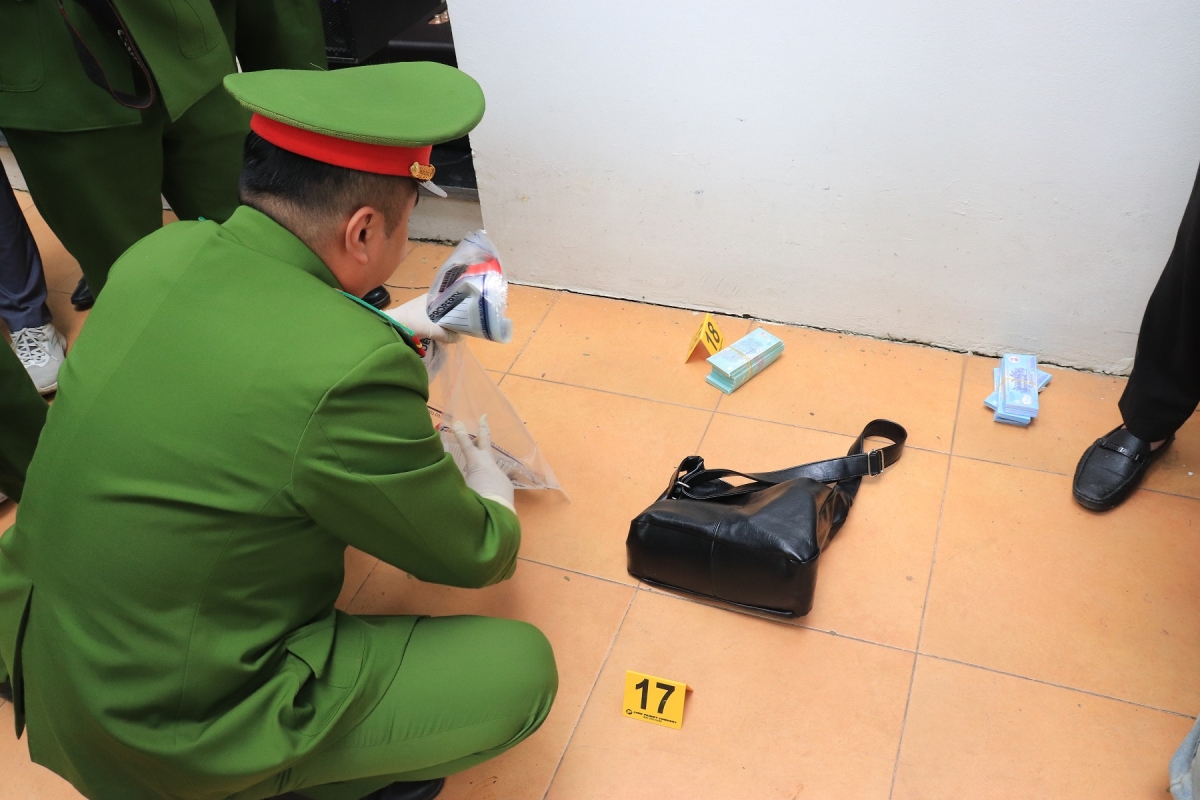 Công an phường Tây Hồ nhanh chóng có mặt tại hiện trường