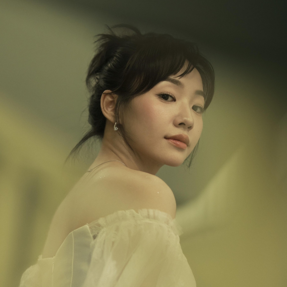 Năm 2023, Hoàng Hà đóng chính trong phim điện ảnh kinh dị "Kẻ ăn hồn", đánh dấu sự thay đổi hoàn toàn so với hình ảnh "nàng thơ", trong trẻo, đáng yêu vốn gắn liền với cô. Năm 2025, Hoàng Hà góp mặt trong dự án điện ảnh "Tay anh giữ một vì sao", đóng cùng Lee Kwang Soo. Đây là tác phẩm điện ảnh hợp tác giữa Việt Nam và Hàn Quốc.  