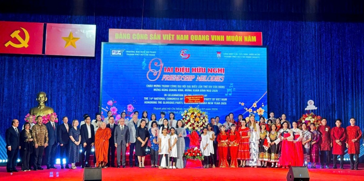 Các đại biểu chụp ảnh lưu niệm (ảnh: Trung Hiếu)