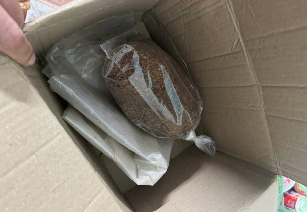 Tobaco là cần sa tổng hợp giá rẻ, dễ mua, gây kích thích thần kinh,
ảo giác mạnh và có thể gây tổn thương não khi sử dụng lâu dài