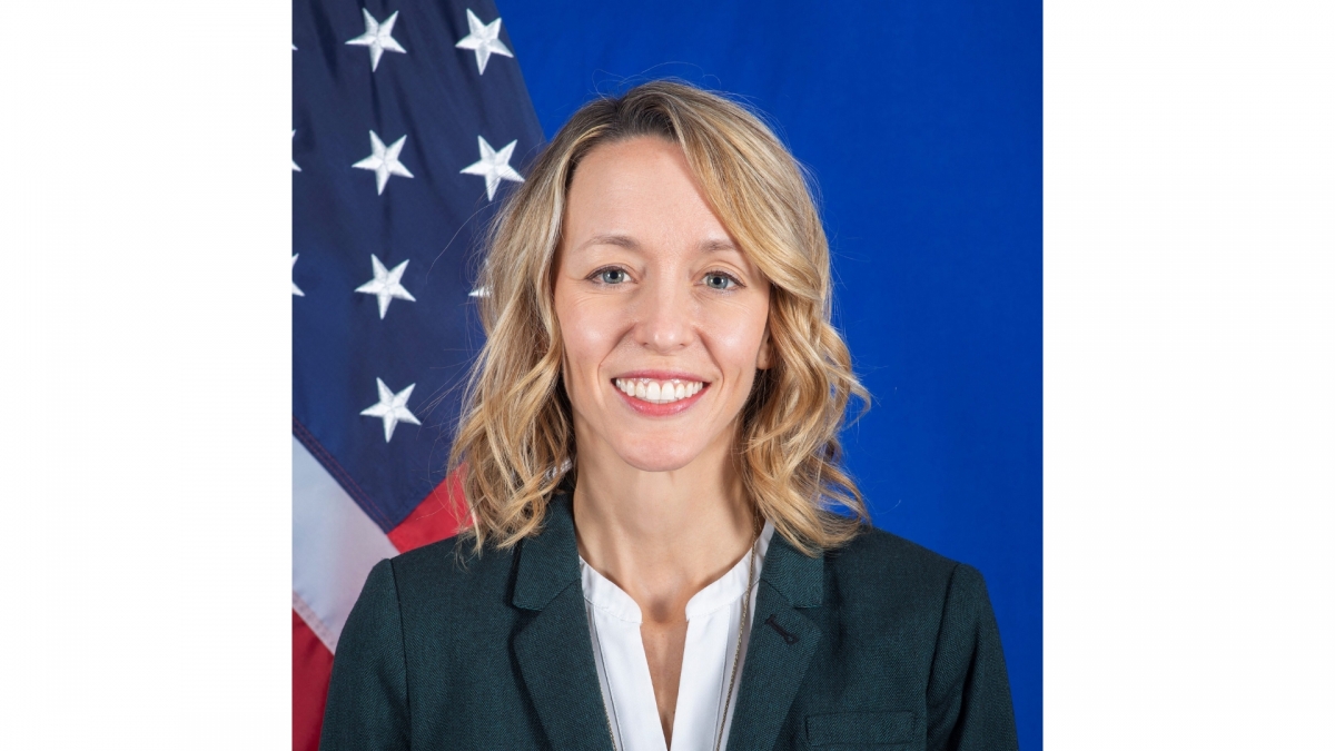 Đại biện lâm thời Hoa Kỳ tại Việt Nam Courtney Beale