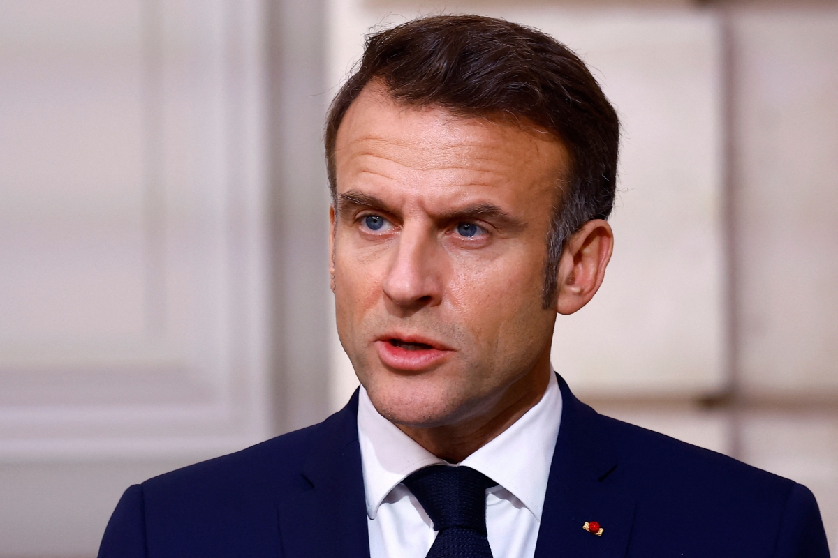 Tổng thống Emmanuel Macron khẳng định chính phủ Pháp đang theo dõi sát sao tình hình và nhấn mạnh sự an toàn của các binh sĩ Pháp tại nước ngoài là ưu tiên hàng đầu. Ảnh: Reuters