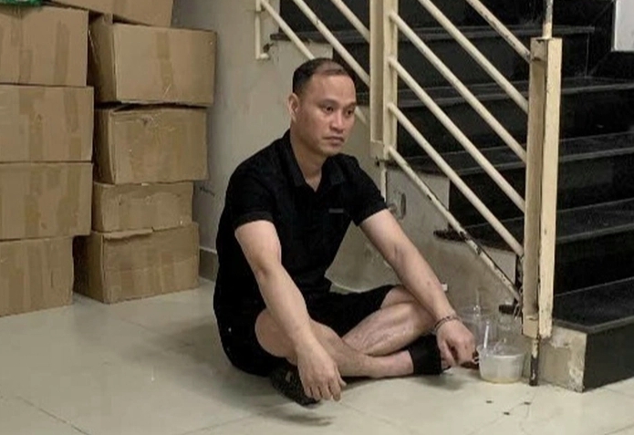 Đối tượng Nguyễn Duy Anh Vũ vừa bị bắt giữ để điều tra về hành vi lừa đảo chiếm đoạt tài sản