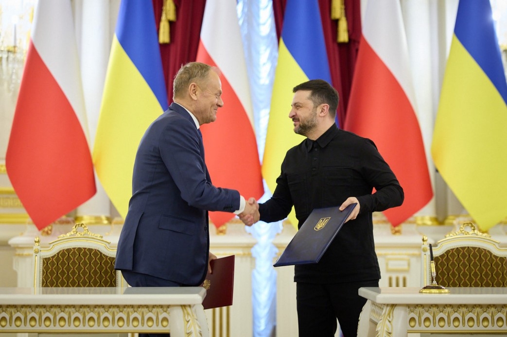 Thủ tướng Ba Lan Donald Tusk (bên trái) và Tổng thống Ukraine Zelensky (bên phải). Ảnh: president.gov.ua