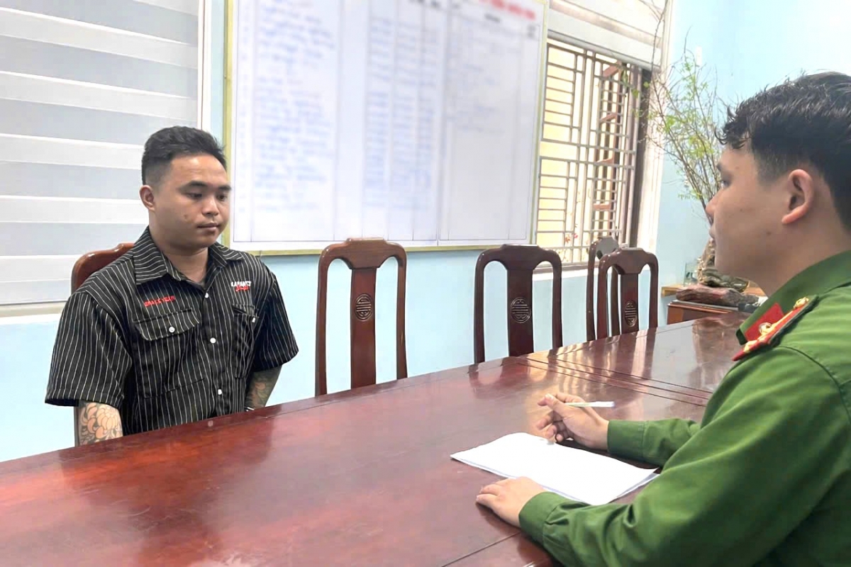 Nguyễn Văn Nghĩa tại cơ quan Công an phường An Cựu, thành phố Huế