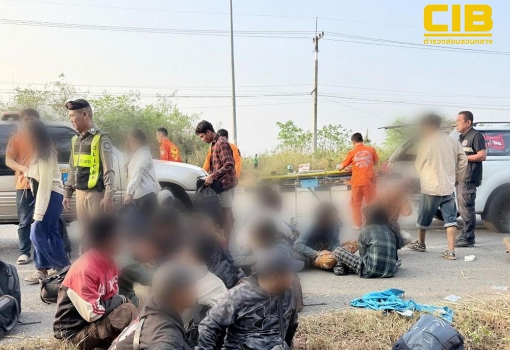 Ảnh hiện trường vụ lật xe chở người Myanmar nhập cư trái phép. Nguồn Cục Điều tra Trung ương Thái Lan.