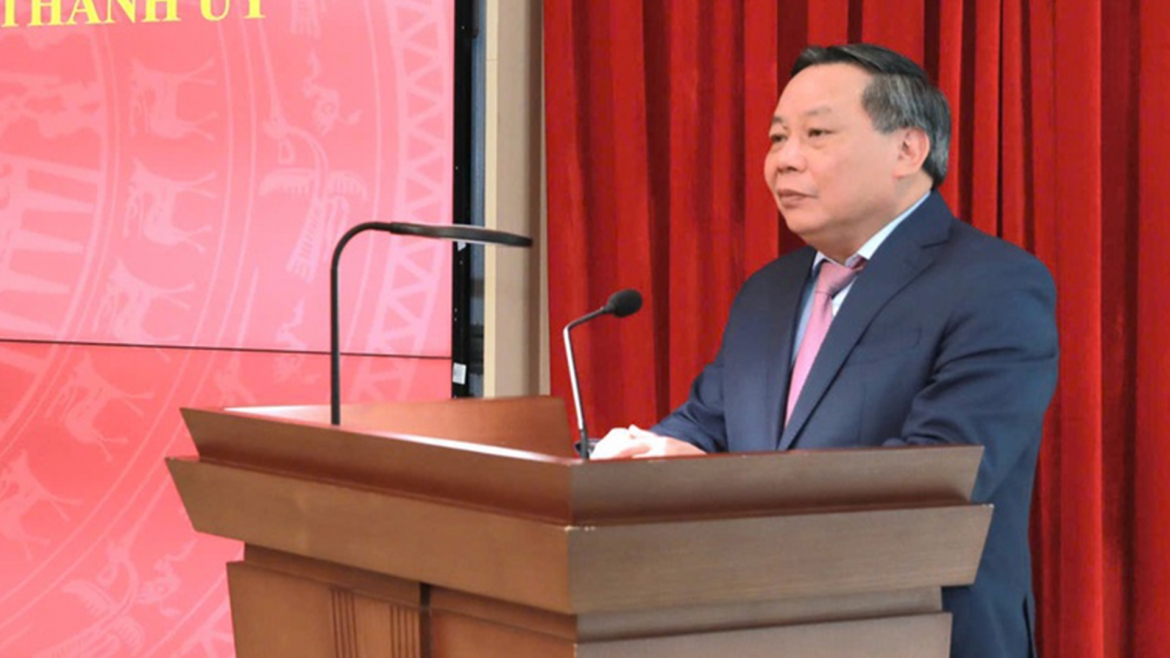 Phó Bí thư Thường trực Thành ủy Hà Nội Nguyễn Văn Phong phát biểu giao nhiệm vụ cho các cán bộ được bổ nhiệm