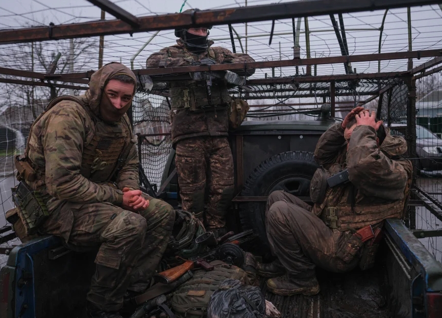 Binh sỹ Ukraine trên chiến trường. Ảnh: AP