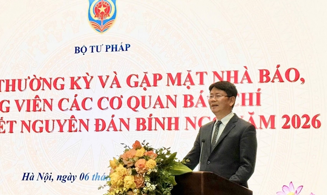 Thứ trưởng Bộ Tư pháp Nguyễn Thanh Tịnh phát biểu tại cuộc họp.