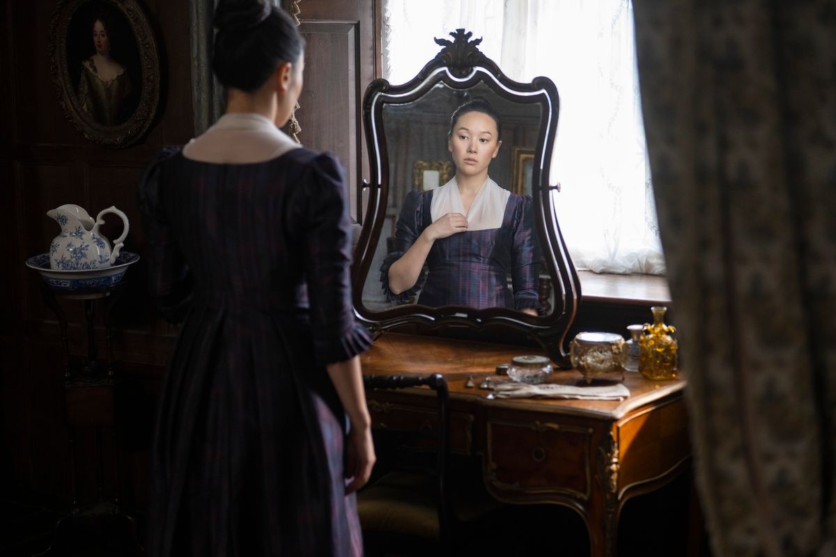 Yerin Ha thể hiện hình ảnh người hầu gái với nội tâm mạnh mẽ và khát vọng tự do. (Ảnh: Netflix)