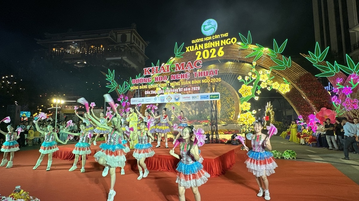 Các tiết mục văn nghệ tại lễ khai mạc đường hoa