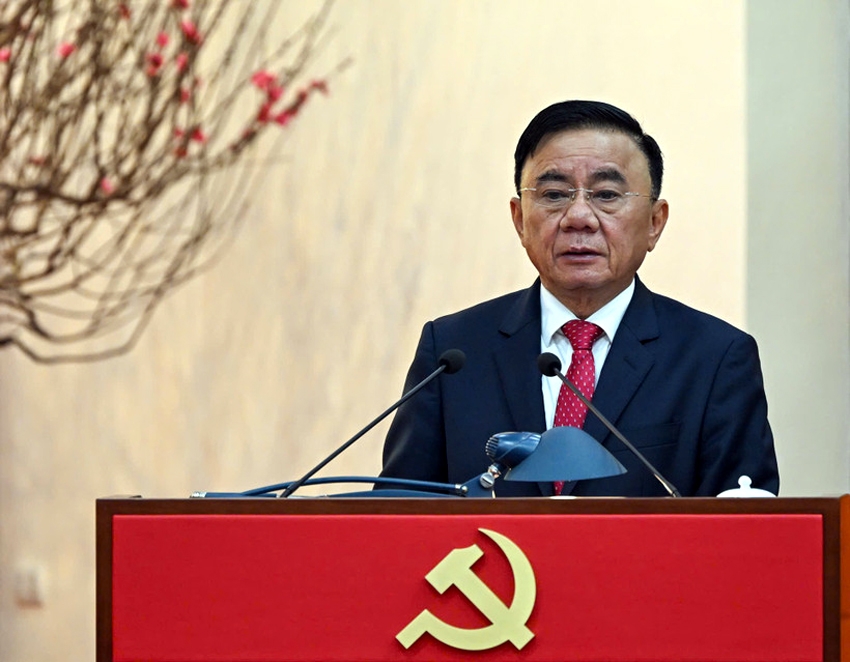 Ông Trần Cẩm Tú, Ủy viên Bộ Chính trị, Thường trực Ban Bí thư ký ban hành công văn chỉ đạo công tác tổ chức Tết Bính Ngọ năm 2026 - Ảnh: Báo Nhân dân