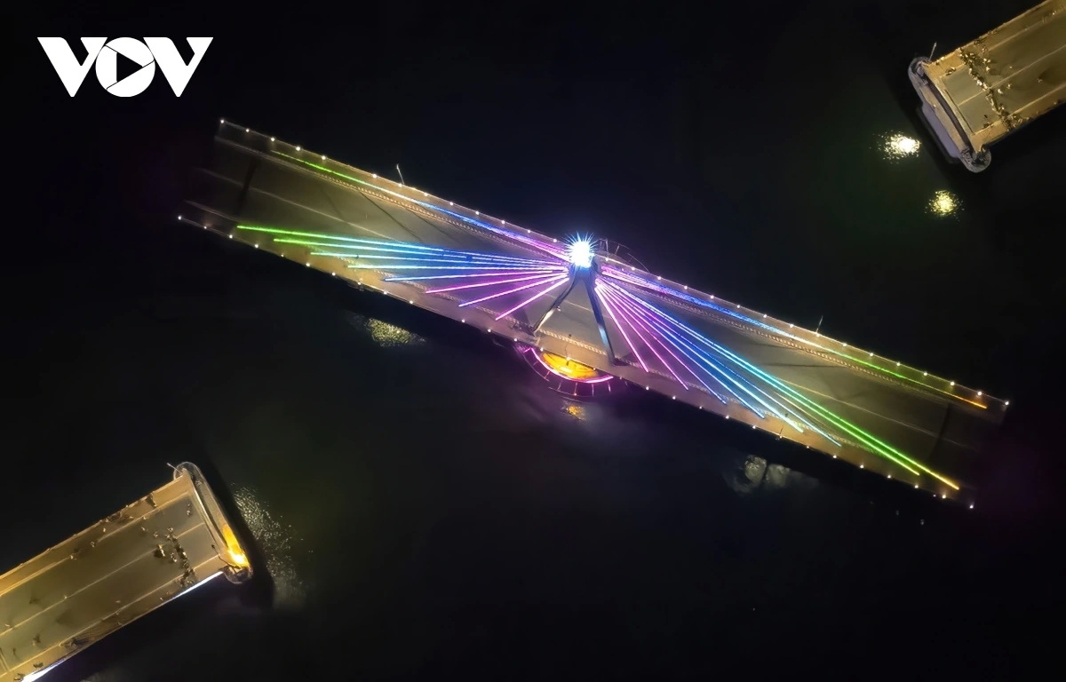 Cầu quay sông Hàn