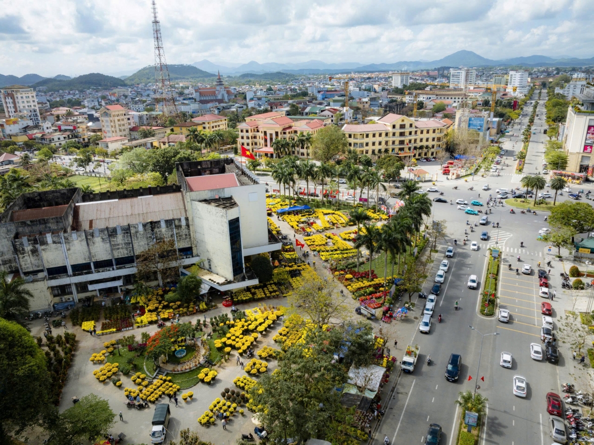 Hoa xuân phục vụ người dân tại thành phố Huế