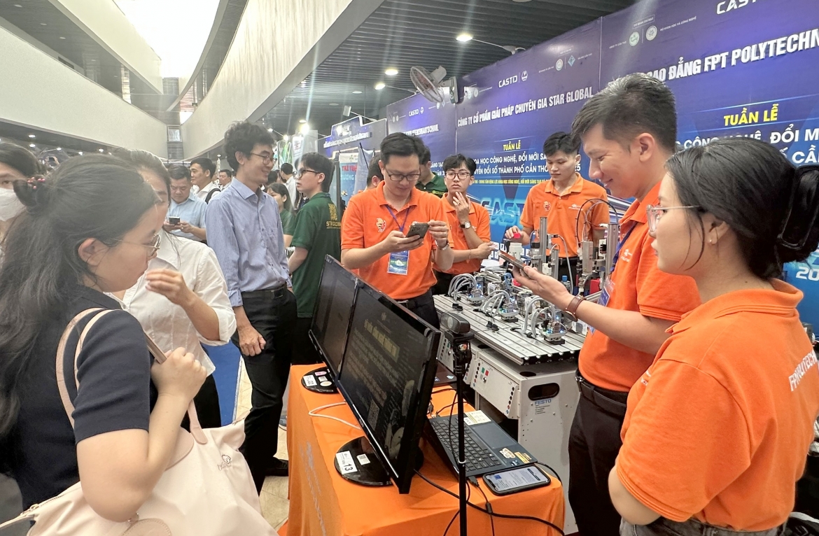 Phát triển hệ sinh thái đổi mới sáng tạo, lấy các trường đại học làm hạt nhân.