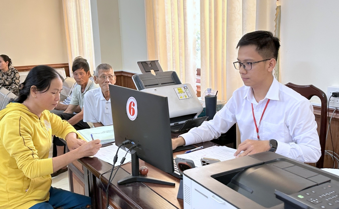 Đẩy mạnh đào tạo nguồn nhân lực số cho đội ngũ cán bộ, công chức, viên chức.
